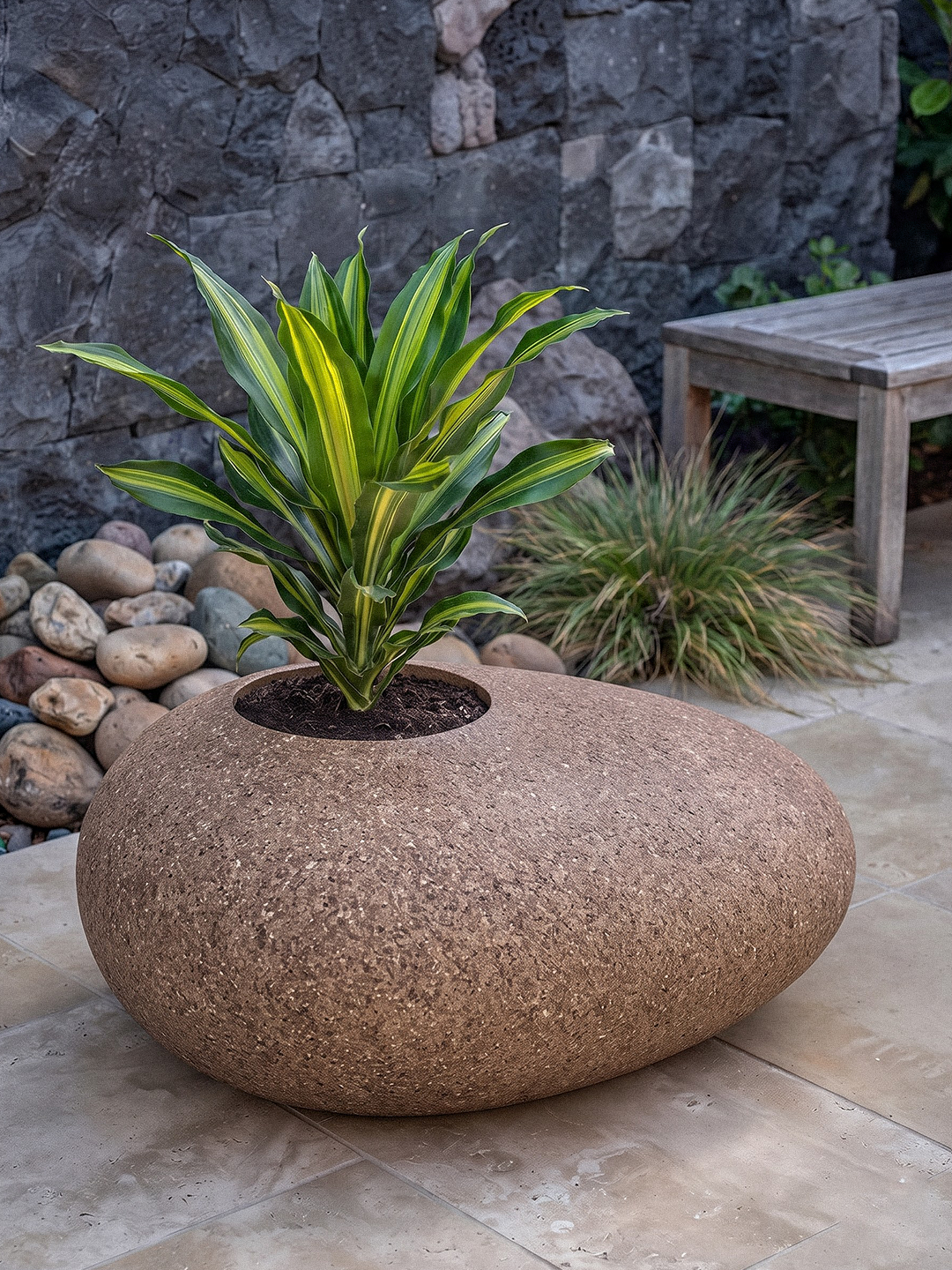 PEBBLES POT PLANTER
