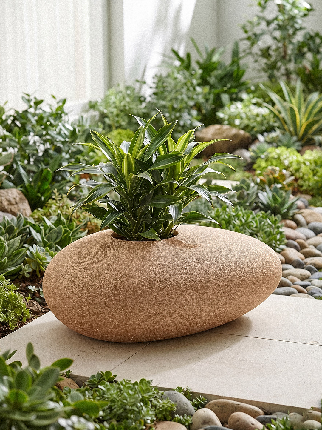 PEBBLES POT PLANTER